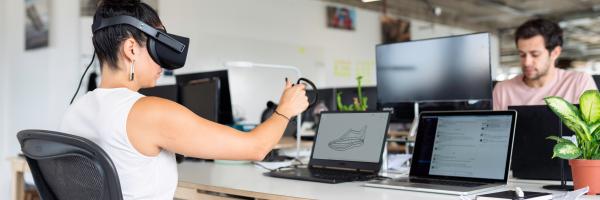 Asynchronous reality at VR workplaces